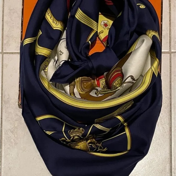 Hermes scarf vintage pattern, springs, dark blue - Picture 10 of 12